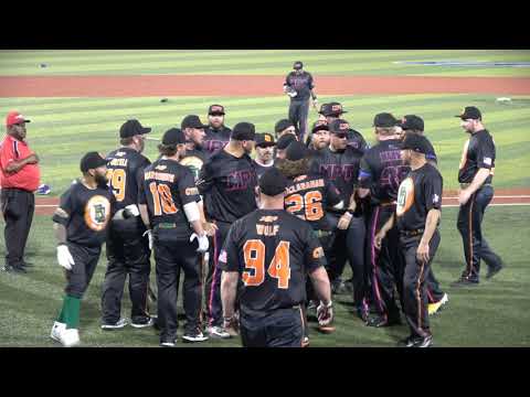 Benches clear at the Hall of Fame Classic!