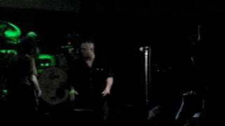 ALMAFUERTE VOY A ENLOQUESER FLORES 27/09/08