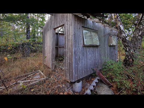 DEN FÖRFALLNA STUGAN utanför CAMPINGEN - 201016 - RONNEBY (Blekinge)