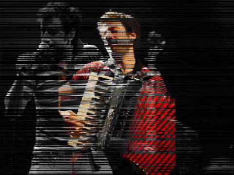 Kostis Maraveyas Dio ginaikes