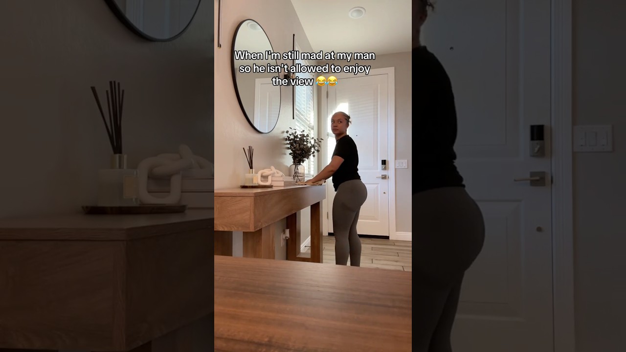 Can't see the goods 🌚😂 #couple