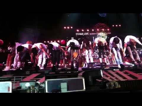 [HD FANCAM] 120922 SMTOWN JAKARTA - ENDING STAGE