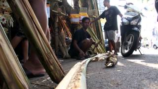 preview picture of video 'Preparations for Galungan in Bali'