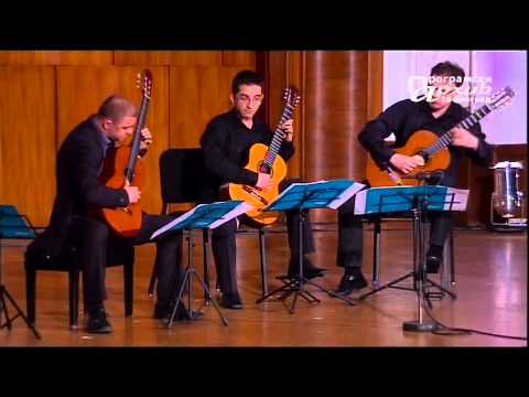 Amicus trio - W. A. Mozart - Eine kleine nachtmusik: I Allegro