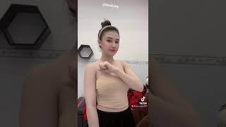 Đồng hồ màu đen nhé