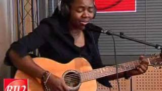Tracy Chapman - Baby Can I Hold You (Live 2009)