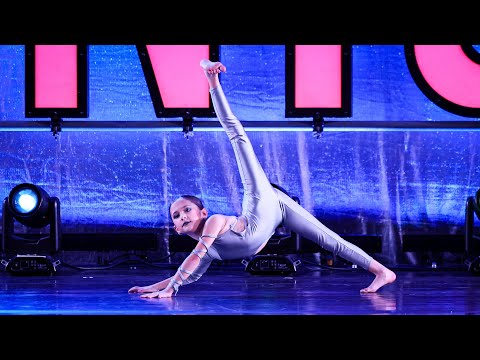 Gemma Holmes - Painting Greys