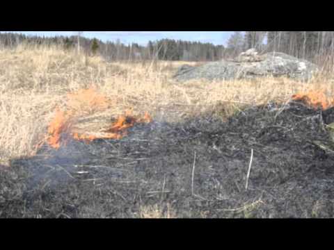 120412 - Gräsbrand i Kyrkbyn