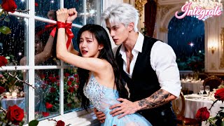 Fille de 18 gardée captive, le CEO qui l’adore secrètement 9 ans la sauve, elle gagne l’amour vrai!