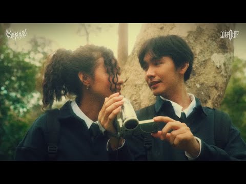 SARAN - อยู่กับฉันก่อน ft. THAOWAN (OFFICIAL MV)