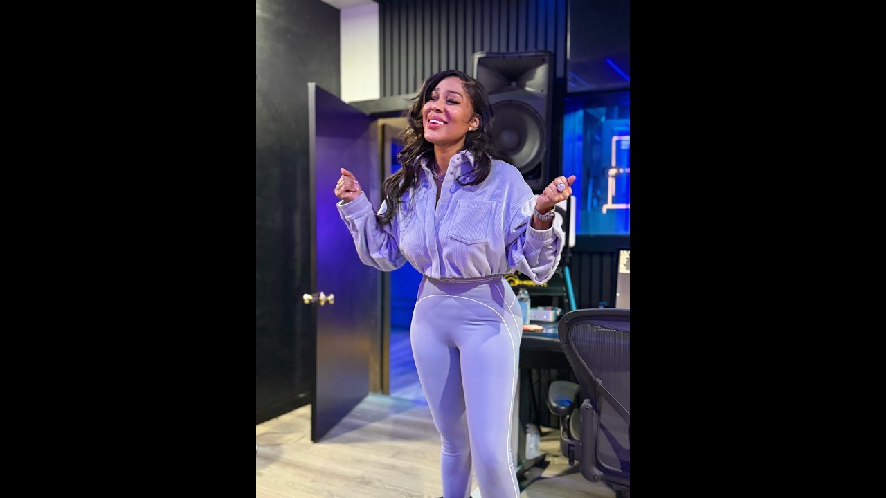 When Lyrica sings for Wayne!