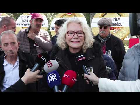 İstanbul - Usta oyuncu Kayhan Yıldızoğlu son yolculuğuna uğurlandı