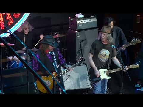 C0591 - Dan Baird and Homemade Sin: "Keep Your Hands to Yourself" (2/23/25; Outlaw Country Cruise 9)