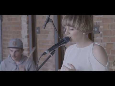 Helen [Step Outside Session] - BURST