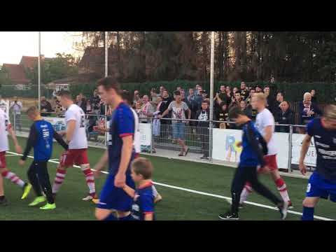 KAC Betekom - Lyra-Lierse. Spelers opkomst/pyro.