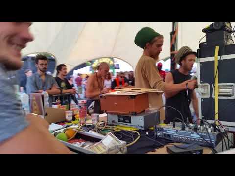 Plein-les-watts 2018 - Darker shades of roots on Akashan Tribe Soundsystem