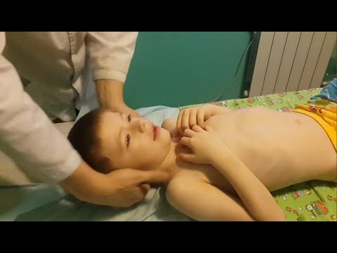 Child Gets Professional Massage 01