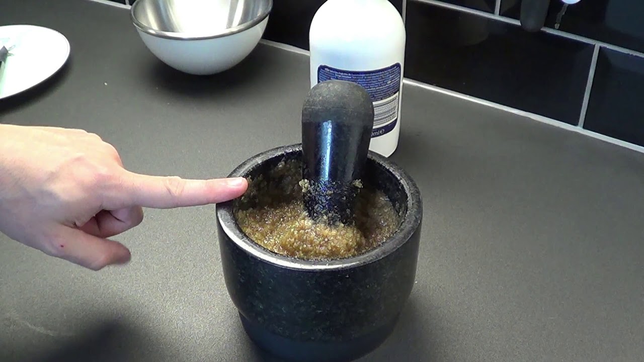 PESTO ALLE NOCI Ricetta Facile - Ricette Dal Mondo