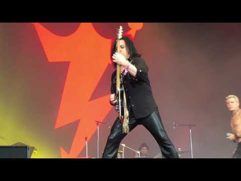 Billy Idol - Rebel Yell - Steve Stevens Guitar Solo - Pemberton Music Festival 2016