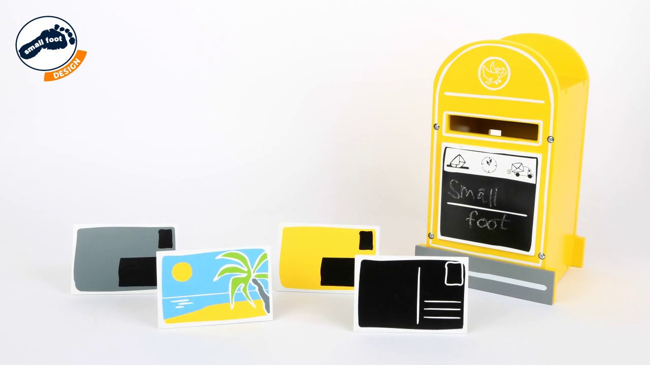 Malá nožná poštová schránka s písmenami