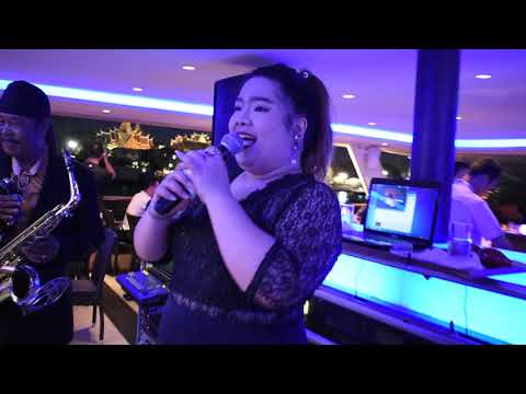 Pinoy singer at Thailand Chao Phraya River Cruise