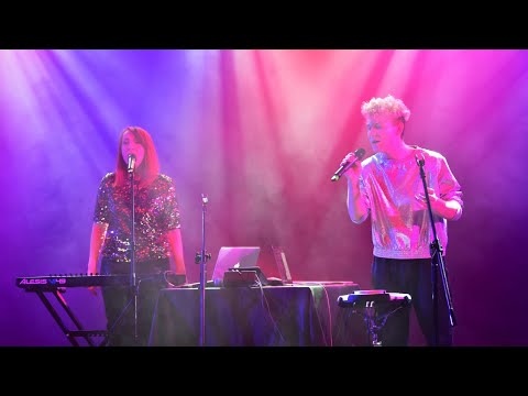 Scena: Inaczej | Melodilalia