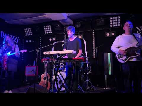 EUROS CHILDS - MERCHED YN NEUD GWALLT EU GILYDD - Hope & Ruin, Brighton - 07/10/2024
