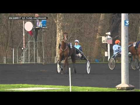 L'accrochage lors du 1er départ du Prix du Bourbonnais 2011 entre Roxane Griff et Quarla