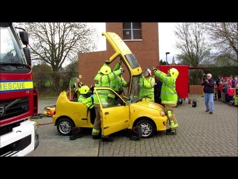 Fire and Rescue - cutting the roof off a car