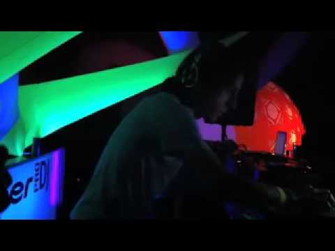 Karmacrop Live Hyperfractal