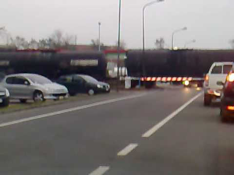Treno in partenza dalla raffineria di Trecate (NO)