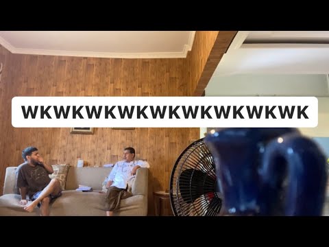 NGOMONG SAMBIL NGUAP :)