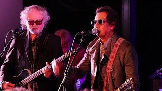 Alejandro Escovedo. Johnny Volume