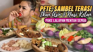 Download lagu Eating Sticky Rice with Salted Fish & Sambal Terasi, with Raw Vegetables ❤️ mp3