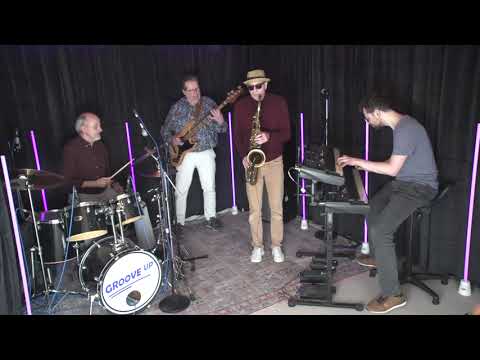 Groove-Up – Dancing Elephants (Demo)