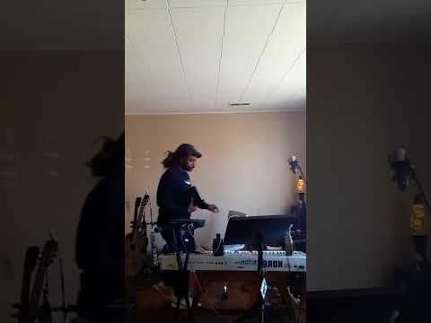 Deuce Ellis – Composing ‘Carousel’ Live (Full Beat Ritual)