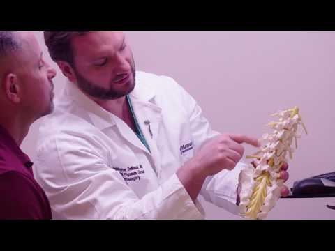 Specialist în dureri de coloană vertebrală și spate ajută pacienții în fiecare zi la Institutul Memorial de Neuroștiințe