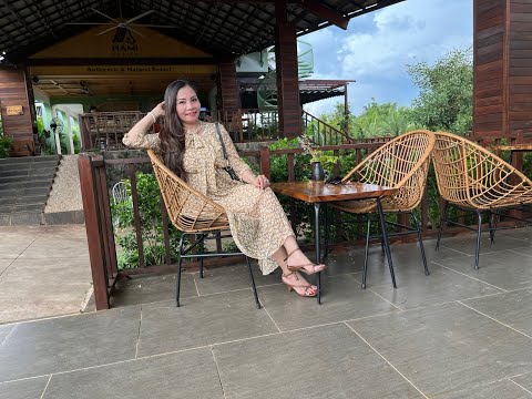 Thể hiện bởi Phương Thùy