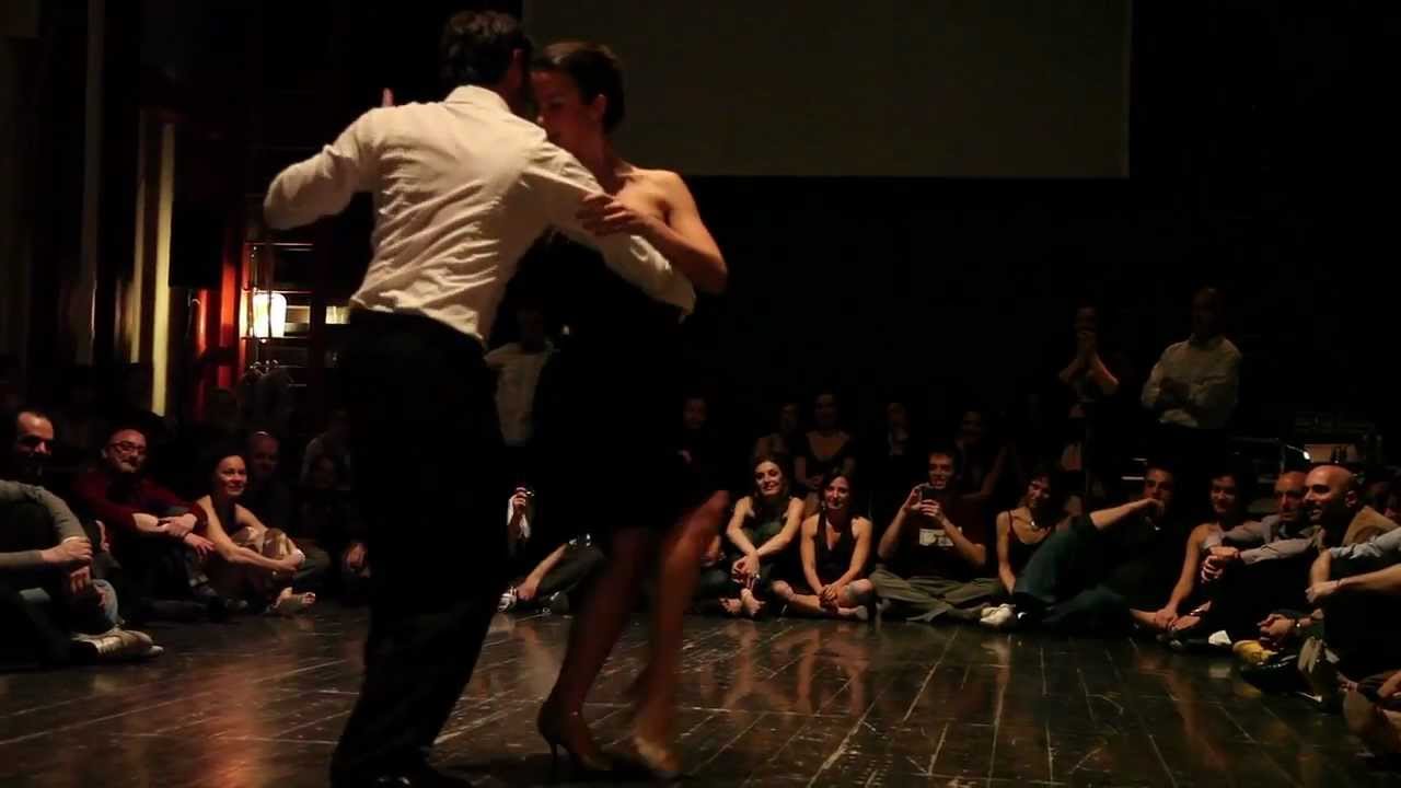 Video thumbnail for Fausto Carpino e Stephanie Fesneau. Milonga Sì #5. Toda mi vida.mov