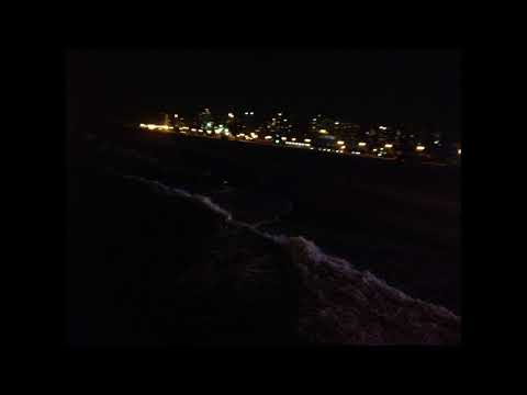 Electro Arpeggiated Bass and Bass Drum at 122 BPM Background Noise