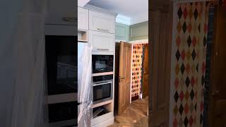 Album cover: Victoria and classic 