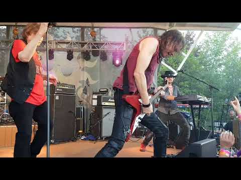 Nick Gilder lead guitarist covering Highway Star guitar solo