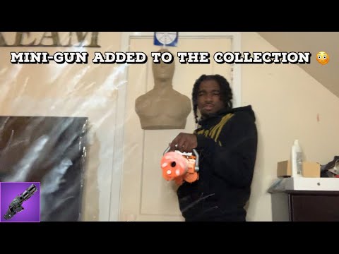 UNBOXING THE MINI-GUN GEL BLASTER !!! ( this gun shoot crazy)