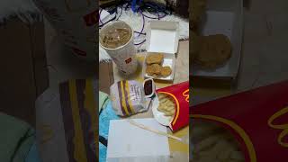今日のお昼ご飯マックのダブルチーズバーガーとナゲットとポテトとコーヒー#今日のお昼ご飯#tetsuoihura#マック#ダブルチーズバーガー