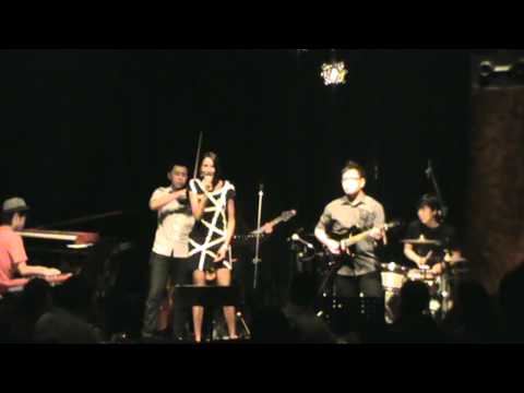 Poova As a woman can live at No Black Tie 180911 .mpg