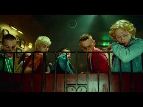 T2 Trainspotting 2 Begbie Pub Glass Scene