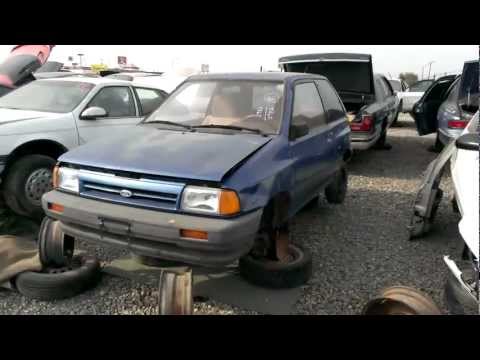 Schrottplatzauto: 1989 Ford Festiva L