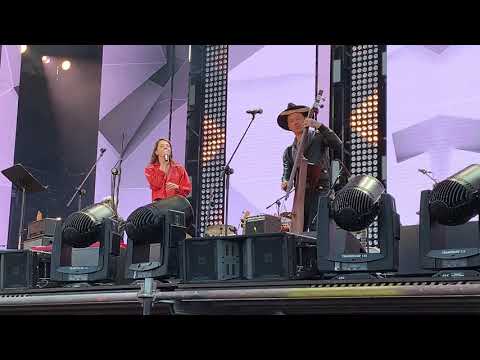 Justyna Święs & Wojtek Mazolewski Quintet - Krakowski spleen (Maanam cover)