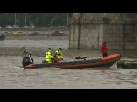 Budapest: Authorities search for wreck of capsized tourist boat | AFP