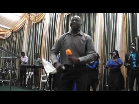 Pr. Ricardo HARDERWIJK &  Molli dancing for JESUS.